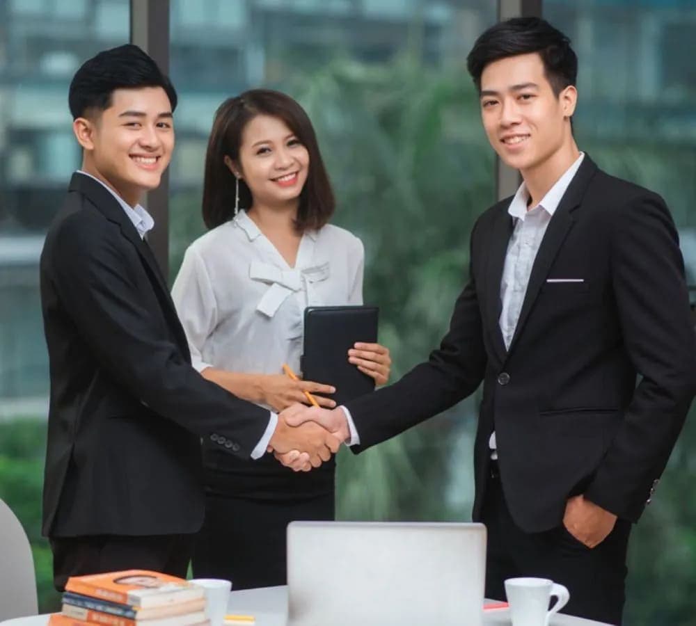 外国人が日本で働いているイメージ